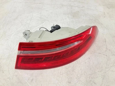 Lámpara de luz trasera exterior del lado derecho del pasajero Jaguar XE 17-19 OEM Foto 1 de 4