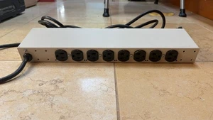 APC MO9RM Striscia di Alimentazione Montaggio su Rack Presa Multipla 120V, 15A, 9 Prese Totali - Foto 1 di 4