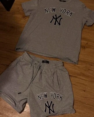Conjunto Camiseta y Pantalón Corto Gris New York Yankees Foto 1 de 4