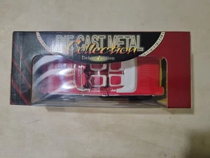 Boxed 1/18 Scale 1958 Pontiac Bonneville Road Signature Minicar Model Collection - Picture 1 of 6