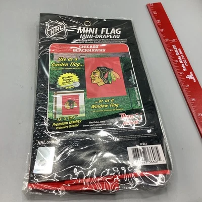 Chicago Blackhawks GARDEN Window Flag Banner Embroidered Hockey 15 X 10.5. 71 - Image 1 of 3