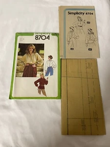 Simplicity 8704 - Misses’ Size 10 Shirt with Raglan Sleeves and Collar Band - Picture 1 of 3