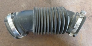 Ford Fiesta WT 6/10-7/13 1.6 Petrol Air Cleaner Hose - Picture 1 of 3