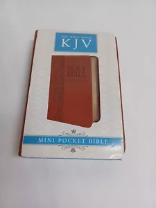 KJV Holy Bible, Mini Pocket Size Faux Leather Red Letter Edition Ribbon Marker - Imagen 1 de 5