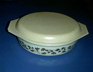 Vintage Pyrex 045 Oval 2 1/2 QT Auflaufform mit Deckel GOLDENE EICHEL & BLÄTTER - Bild 1 von 6