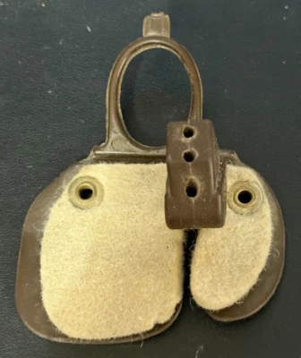 Saunders AMO Archery Uni-Tab Medium Molded Tab - Image 1 of 3