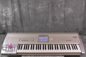 KORG TRITON STUDIO 61-key Music Workstation in Very Good condition.Ver.1.0.4 - Picture 1 of 23
