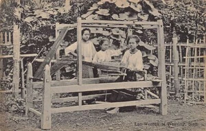 Thailand - SIAM - Lao women at weaving - Publ. unknown 37 - Picture 1 of 2