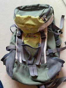 MERU Rucksack für Kinderrucksack Grün guter Zustand siehe Photos guter Zustand - Bild 1 von 6