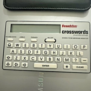 De Colección Franklin Crucigramas Juego de Viaje Puzzle CW-40 Electrónico Probado, Funciona con Estuche - Imagen 1 de 6