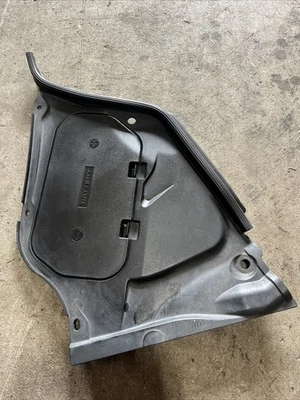 2003 - 2007 年 INFINITI G35 COUPE 电池三边盖访问面板 — 第 1/2 张图片