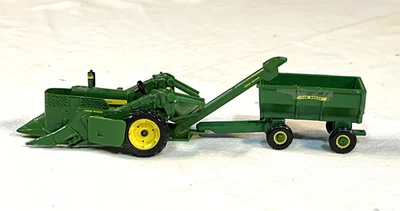1/64 Ertl John Deere 630 Tractor With Corn Picker And Wagon Farm Toy - Image 1 of 4