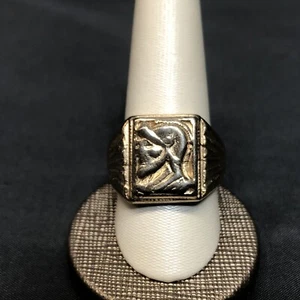 Vintage Carve Roman Soldier 7.5 Gold Tone Solid Brass Ring Signet Intaglio - Picture 1 of 6
