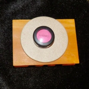 MAC Budding Beauty Frost Shimmery DeJaRose Collection Eyeshadow Rare DISC - Bild 1 von 3