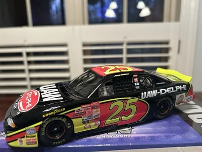 Acción 1:24 Jerry Nadeau #25 UAW Delphi 2002 Monte Carlo NASCAR Foto 1 de 4