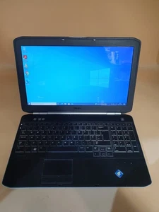 Dell Latitude E5520 15.6" i3-2330M 2.2GHZ 4GB RAM 120GB SSD HD3000,SL6 - Picture 1 of 17