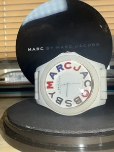 Reloj Marc by Marc Jacobs correa silicona blanca necesita batería - Imagen 1 de 17