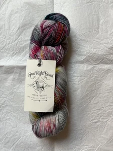 Spun Right Round SW Sock 80 merino/20 nylon Graffiti Overlay speckled sock yarn - Picture 1 of 7