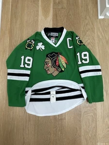 Reebok NHL Chicago Blackhawks Auth Toews Green Jersey Sz 48 St.Patrick’s Day - Picture 1 of 7