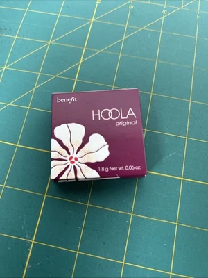 Benefit Hoola Pressed Powder Matte Bronzer ORIGINAL Sample 1.8g/0.06oz Fast Ship - Image 1 of 3