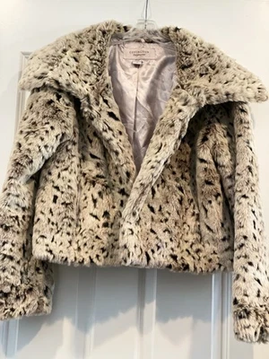 Abrigo corto con capucha forrado con cuello chal de piel sintética para mujer Covington estampado animal LG Foto 1 de 4