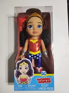 Muñeca figura de acción Wonder Woman DC Comics niño pequeño 15" con 6 piezas - Imagen 1 de 2