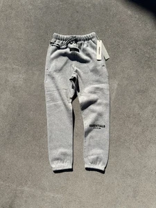 Felpa Essentials Fear of god farina d’avena leggera bambino taglia 8 NUOVA - Foto 1 di 5