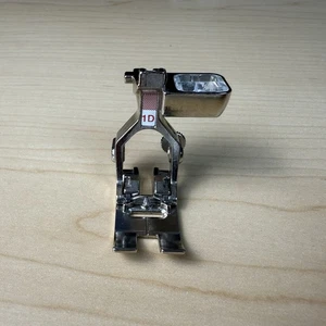 Pie en zigzag Bernina genuino patrón inverso #1D-doble alimentación-nuevo estilo - Imagen 1 de 5