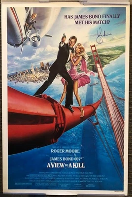 Póster original firmado con autógrafo de la película A View To A Kill Roger Moore James Bond Foto 1 de 2
