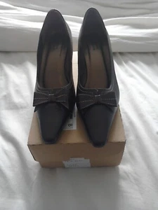 Shoe Tailor Dark Brown Court shoes size 6E Hardly Used - Picture 1 of 6