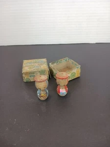 Lot de 2 figurines poupées japonaises tête bobble en bois dans boîte papier environ 11/2" de haut - Photo 1/9