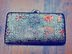 Cartera monedero vintage roja negra florentina de cuero dorado de 2,5 pulgadas por 4,75 pulgadas - Imagen 1 de 5
