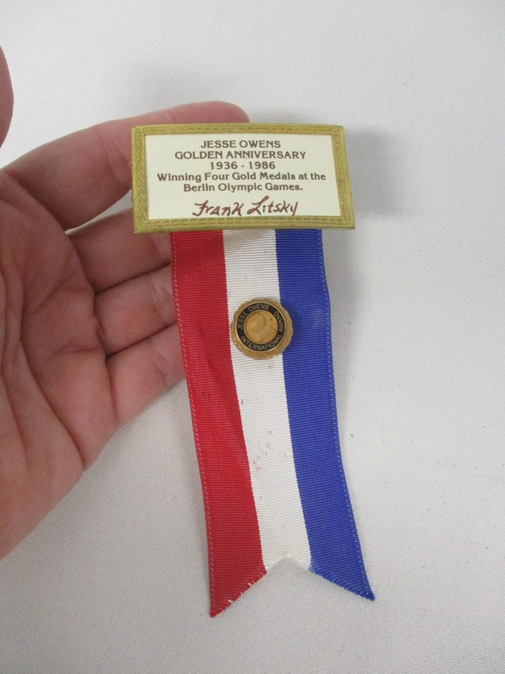 JESSE OWENS GOLDEN ANNIVERSARY 1936-1986 OLYMPICS AWARD PIN ~ RARE NY TIMES - Image 1 of 4