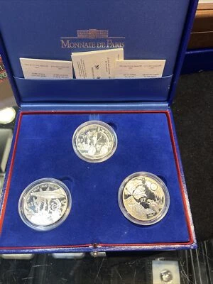 France 3 Coin Set 1,5 Euro 2005 La Serie Fantastique de Jules Verne Dreiersatz - Image 1 of 4
