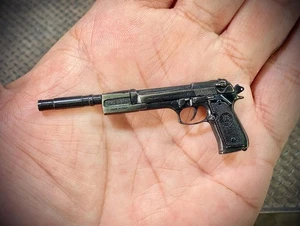 Custom 1/6 scale (“Leon the Professional”) Beretta M92FS Pistol with AL-GI-MEC - Picture 1 of 9