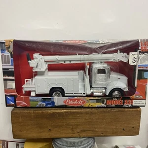 Nuevo camión con canastilla utilitario Ray Peterbilt 335 1:43 diecast blanco NUEVO - Imagen 1 de 6