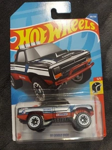 Hot Wheels # 186/250 HW Daredevils 5/5 '87 Dodge D100 Black - Picture 1 of 9