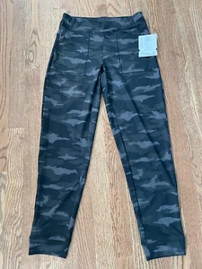 Athleta Girl Printed Powertiva Jogger Black Camouflage Leggings Size 14 - Picture 1 of 4