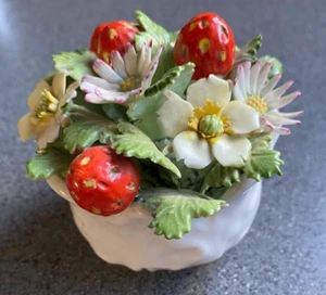 Royal Doulton Bone China Flower Bouquet-Strawb, Primrose, Daisy-VG+ - Picture 1 of 6
