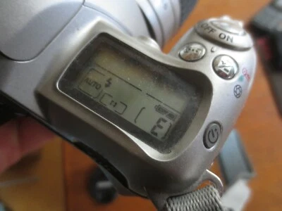 Nikon F55 35mm SLR Film Camera and AF Nikkor 28-80mm 3.5-5.6 - Image 1 of 4