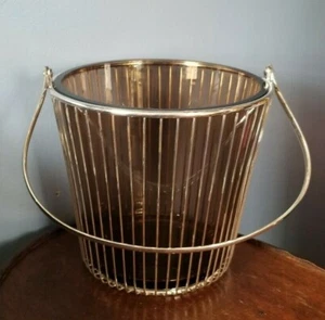 Cubo de hielo/champagne de alambre de plata moderno de mediados de siglo con inserción de vidrio ahumado - Imagen 1 de 12
