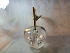 Fermacarte Apple vintage. Bolla controllata in vetro artistico con stelo in ottone e... - Foto 1 di 7