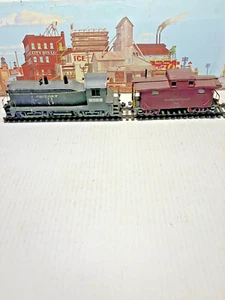 VINTAGE O SCALE 2 RAIL DC POWER SANTA FE DIESEL SWITCHER + CABOOSE - Picture 1 of 15