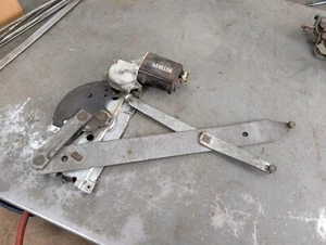 1967 1968 GM Big Car Convertible & 2 dr Hardtop RH Power Window Regulator Motor - Picture 1 of 5