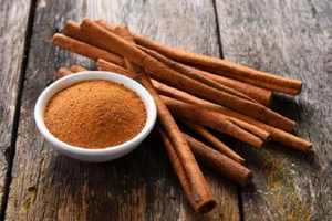 Ceylon Cinnamon/Cinnamomum verum Powder High Quality  Powder 100% Pure Organic  - Picture 1 of 6