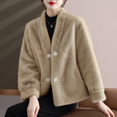 Abrigos de abrigo cortos de terciopelo de visón sintético con cuello en V de mediana edad para mujer Foto 1 de 4