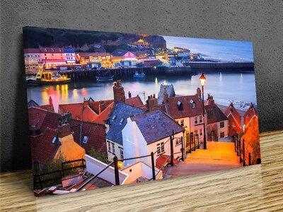 Una vista desde los 199 escalones en Whitby, North Yorkshire, lienzo montado Foto 1 de 4