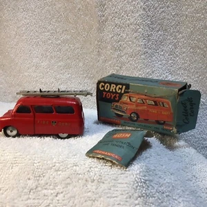 FIRE TRUCK COGI TOYS DIE CAST - BEDFORD FIRE TENDER - RARE AMAZING CONDITION - Picture 1 of 6