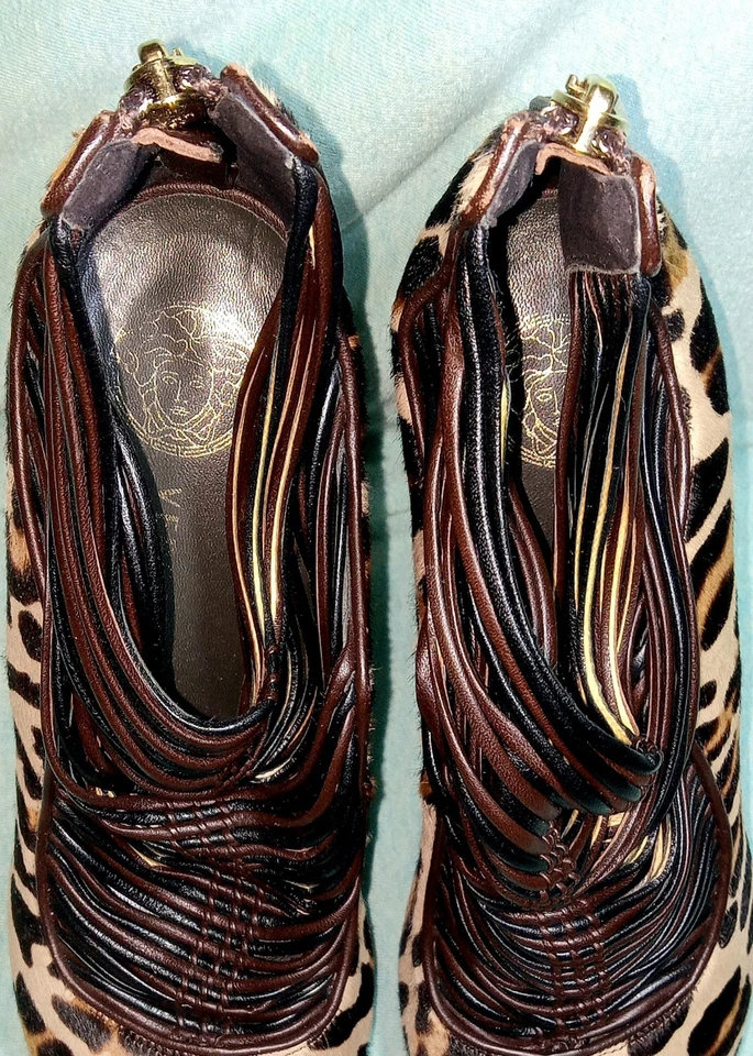 Botines Versace Estampado Leopardo Pelo de becerro Tacón Enjaulado Hechos en Italia Mujer Talla 9 Foto 1 de 4