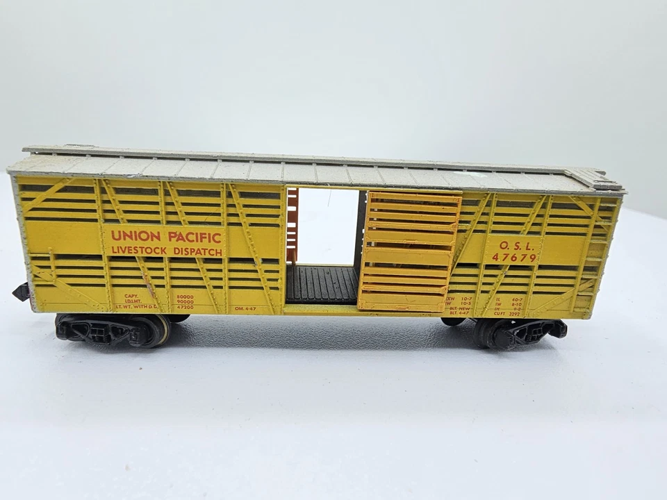 *READ* Micro Trains N Scale Union Pacific 40' Livestock Despatch Car OSL 476306 - Image 1 of 4